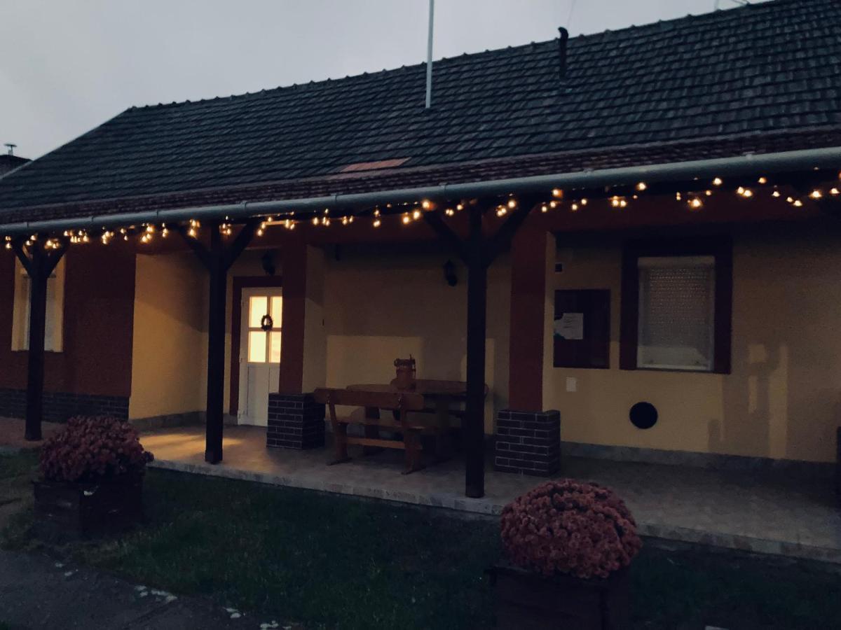 Appartement Tiszavirag Vendeghaz à Tiszacsege Extérieur photo